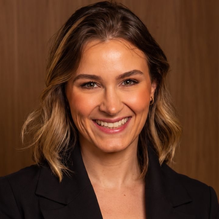 Dra. Fernanda Cano Casarotto sorrindo